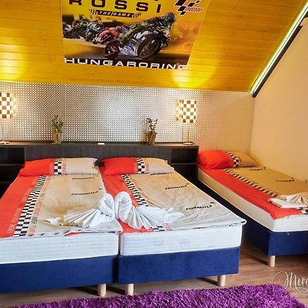 Bed and Breakfast Kamaras Ring House Модьород Экстерьер фото