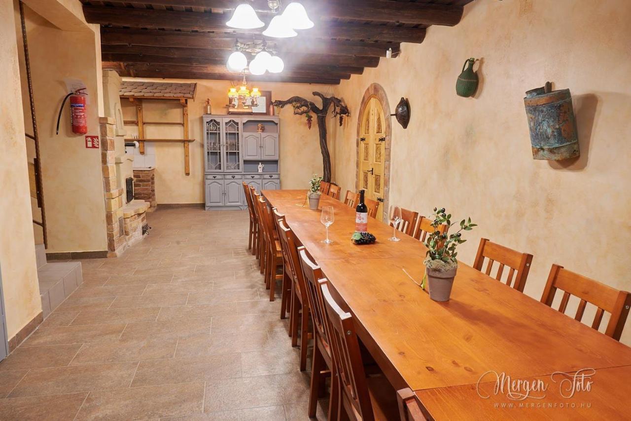 Bed and Breakfast Kamaras Ring House Модьород Экстерьер фото