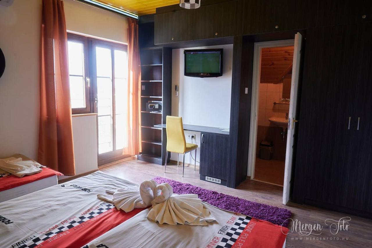 Bed and Breakfast Kamaras Ring House Модьород Экстерьер фото